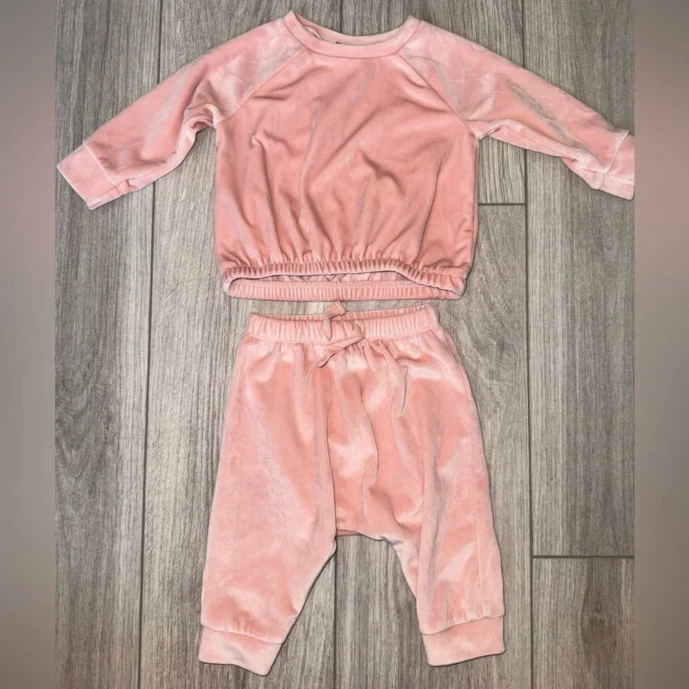 OLD NAVY Pink Velour Baby Outfit